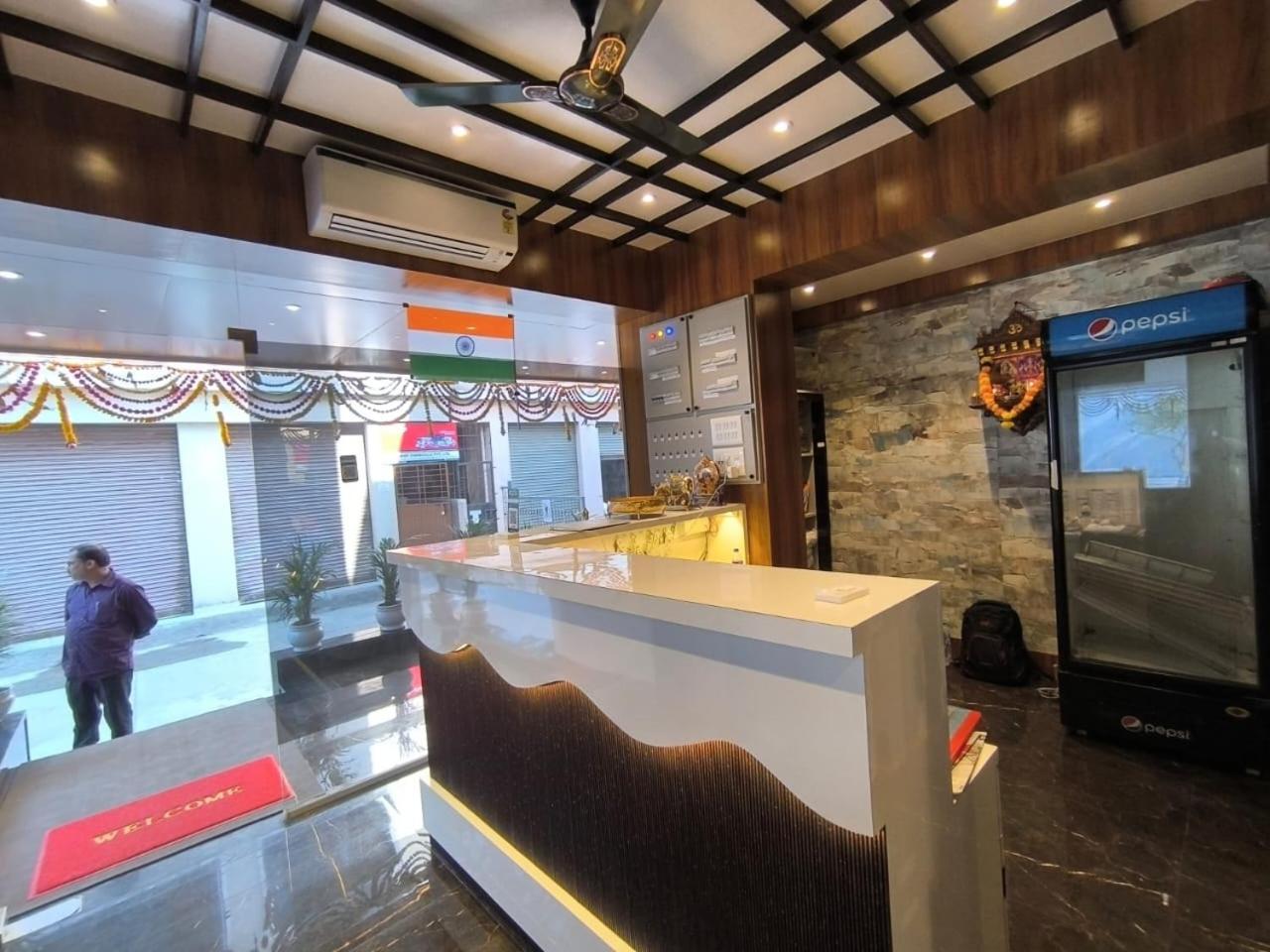 Sharan Residency Hotell Navi Mumbai Exteriör bild