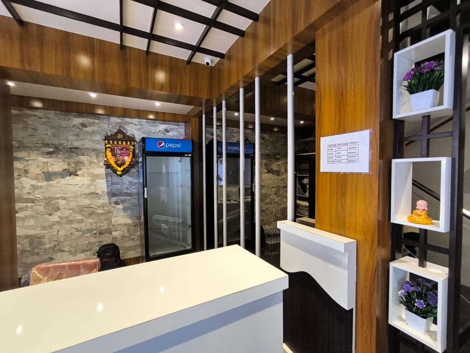 Sharan Residency Hotell Navi Mumbai Exteriör bild