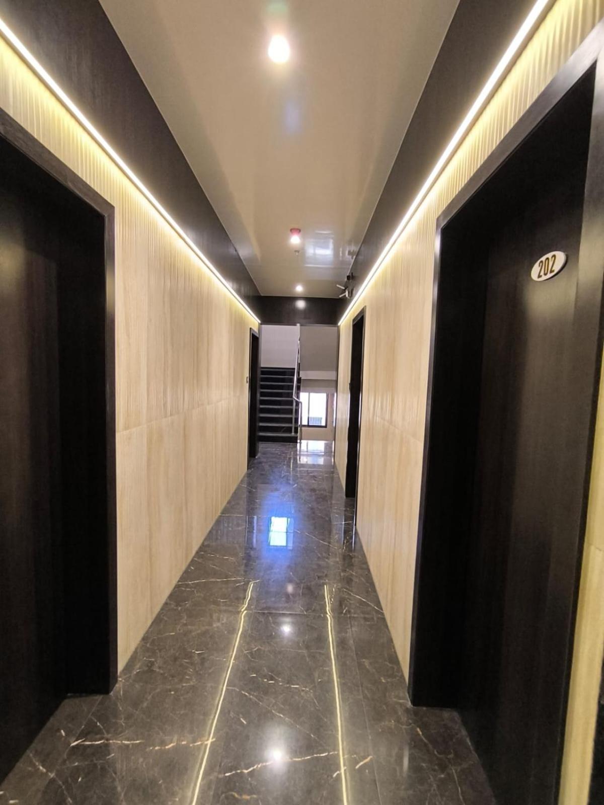 Sharan Residency Hotell Navi Mumbai Exteriör bild